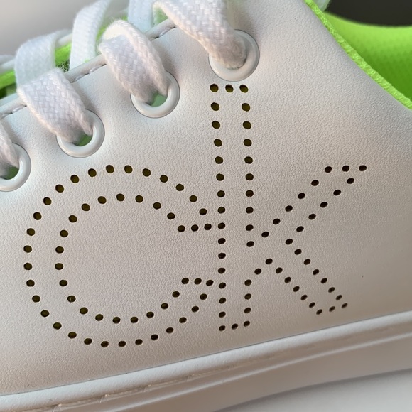 NWT CALVIN KLEIN low top sneaker - Picture 9 of 9